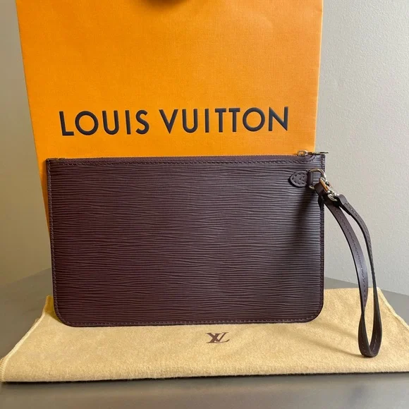 Louis Vuitton Plum Wristlet Clutch - Picture 2 of 12